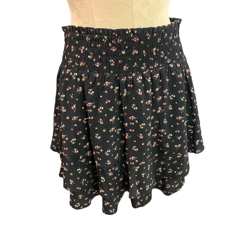 Medium Socialite Mini Skirt Black Floral Tiered Pull On